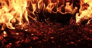 ‎বরিশালের বস্তিতে লাগা আগুন ফায়ারের ৩ ইউনিটের চেষ্টায় নিয়ন্ত্রণে